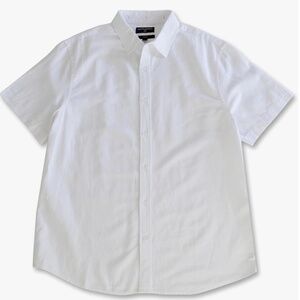 Banana Repulic Short Sleeved Standard Fit Linen Button Down Shirt • Medium